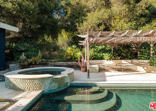 Property at 21316 Encina Rd, Topanga, CA 90290, 4 beds, 3 baths