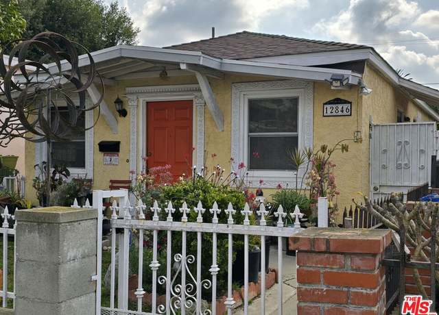 Property at 12846 Short Ave, Los Angeles, CA 90066, 2 beds, 2 baths