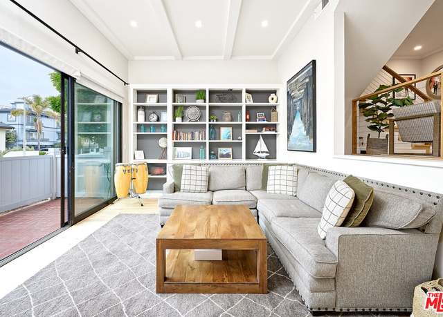 Property at 3602 Via Dolce, Marina Del Rey, CA 90292, 2 beds, 3 baths