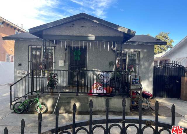 Property at 915 E 76th Pl, Los Angeles, CA 90001, 5 beds, 3 baths
