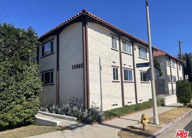 Property at 10980 Palms Blvd #1, Los Angeles, CA 90034, 2 beds, 2 baths