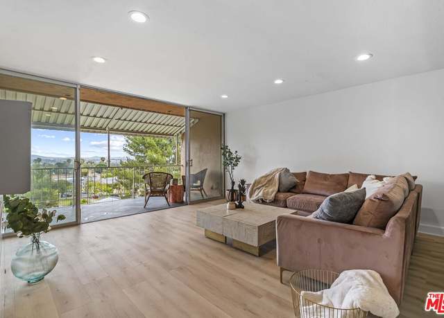 Property at 4553 Don Ricardo Dr, Los Angeles, CA 90008, 2 beds, 1.5 baths