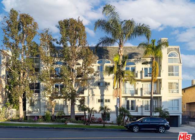 Property at 11690 Montana Ave #207, Los Angeles, CA 90049, 2 beds, 2.5 baths