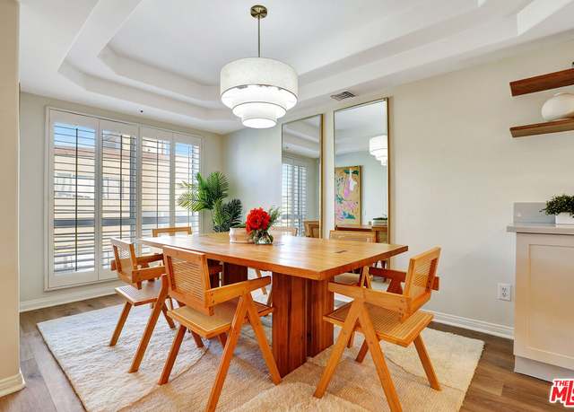 Property at 11690 Montana Ave #207, Los Angeles, CA 90049, 2 beds, 2.5 baths