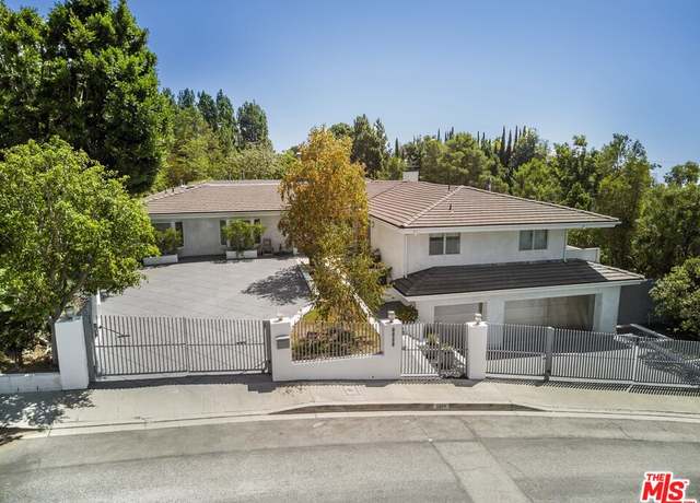 Property at 9626 Highridge Dr, Beverly Hills, CA 90210, 5 beds, 5 baths