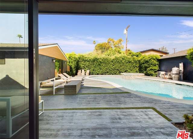 Property at 5109 Longridge Ave, Sherman Oaks, CA 91423, 5 beds, 5 baths