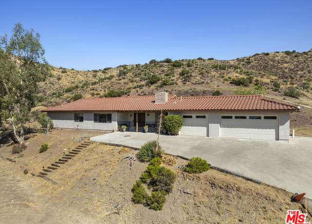 Property at 2903 Golden Spur Rd, Acton, CA 93510, 4 beds, 2.5 baths