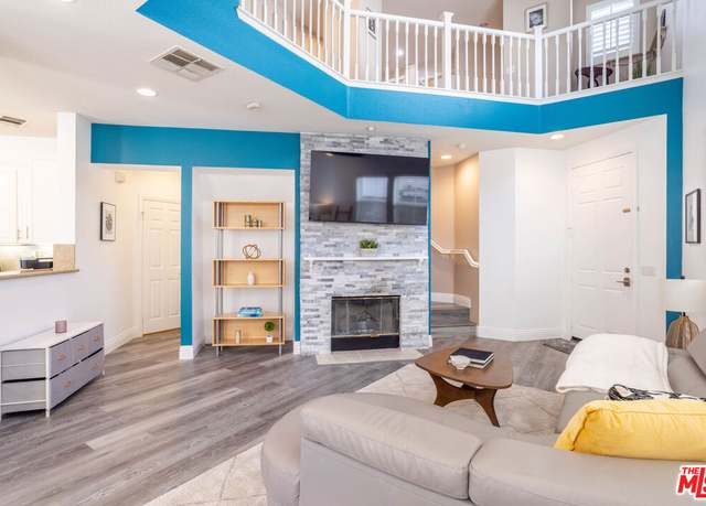 Property at 29266 Pilgrim Ct, Valencia, CA 91354, 3 beds, 3 baths