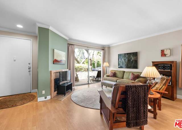 Property at 2405 34th St #5, Santa Monica, CA 90405, 3 beds, 2.5 baths