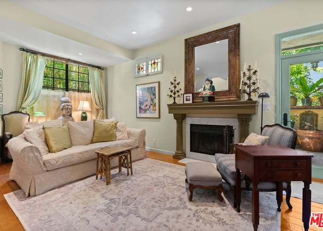 Property at 800 Westmount Dr #5, West Hollywood, CA 90069, 2 beds, 2.5 baths