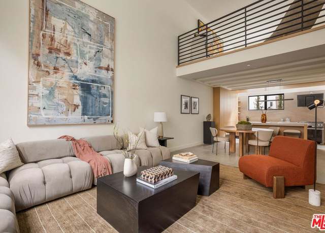 Property at 917 1/2 Hilldale Ave, West Hollywood, CA 90069, 2 beds, 2.5 baths