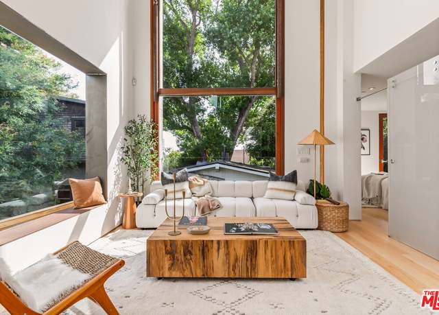 Property at 2624 4th St, Santa Monica, CA 90405, 4 beds, 4 baths