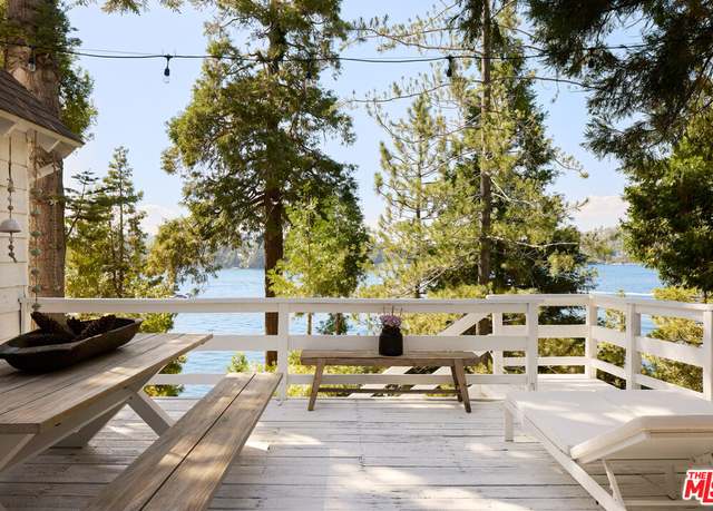 Property at 28918 Palisades Dr, Lake Arrowhead, CA 92352, 5 beds, 4 baths