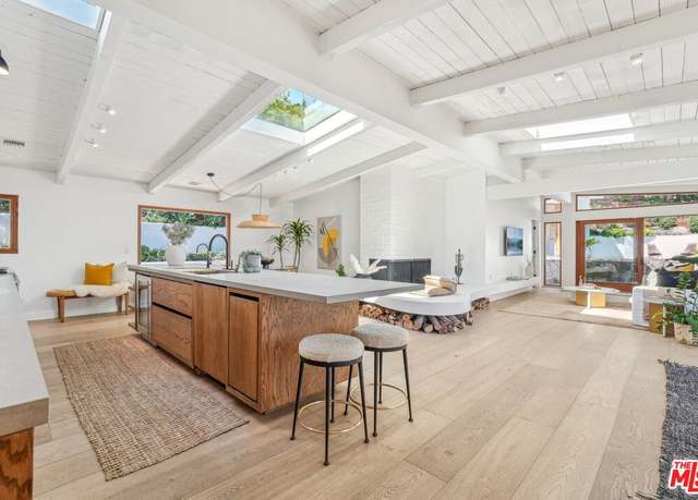 Property at 2145 Sunset Crest Dr, Los Angeles, CA 90046, 3 beds, 2.5 baths
