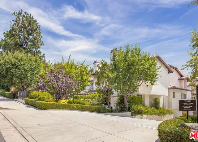 Property at 17200 Palisades Cir, Pacific Palisades, CA 90272, 3 beds, 2.5 baths