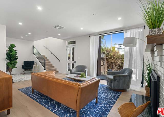 Property at 705 6th Ave, Venice, CA 90291, 11 beds, 9 baths