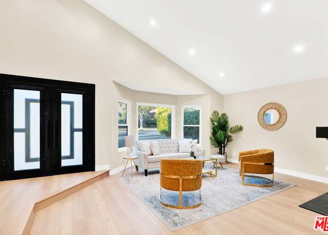 Property at 2615 Woodstock Ln, Burbank, CA 91504, 4 beds, 3 baths