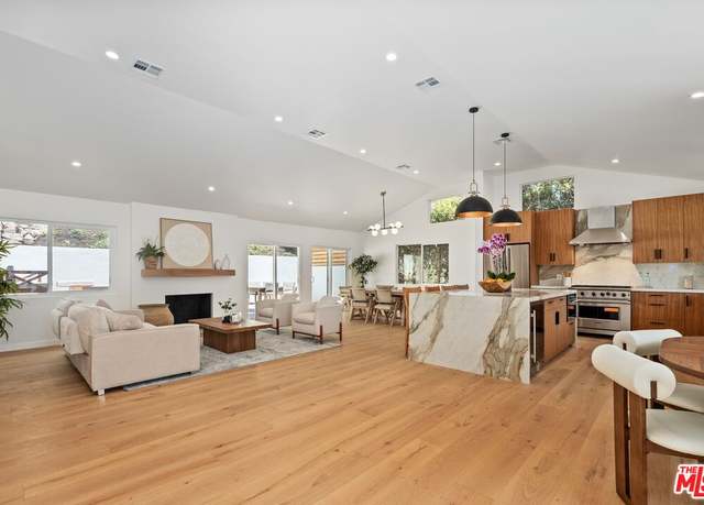 Property at 224 N Bundy Dr, Los Angeles, CA 90049, 4 beds, 3 baths
