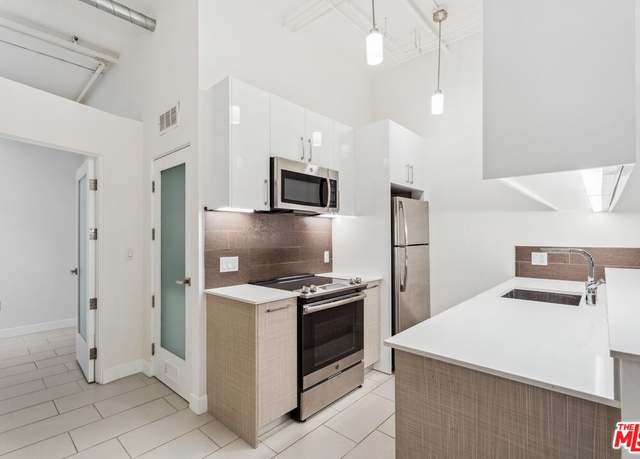 Property at 939 S Broadway #607, Los Angeles, CA 90015, 2 beds, 1 bath
