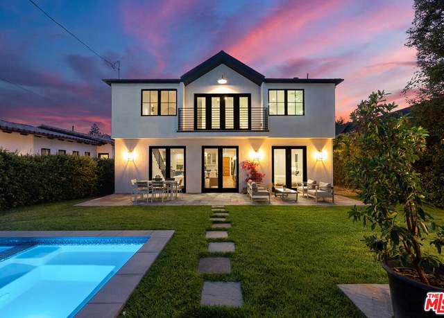 Property at 832 S Muirfield Rd, Los Angeles, CA 90005, 5 beds, 5.5 baths