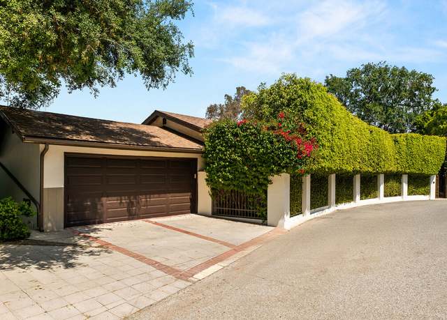 Property at 1018 N Tigertail Rd, Los Angeles, CA 90049, 4 beds, 4 baths