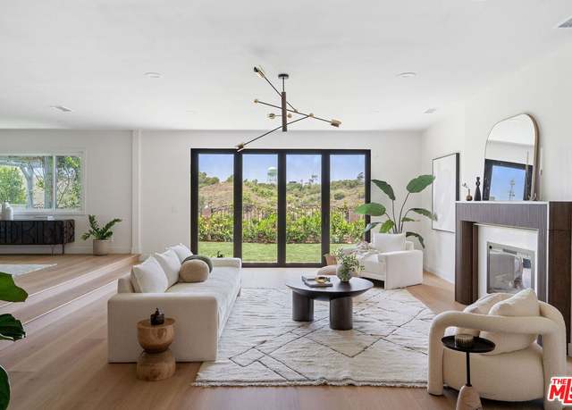 Property at 4731 Don Miguel Dr, Los Angeles, CA 90008, 3 beds, 2.5 baths