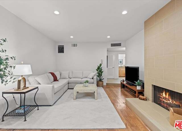 Property at 521 Montana Ave #113, Santa Monica, CA 90403, 2 beds, 1.5 baths