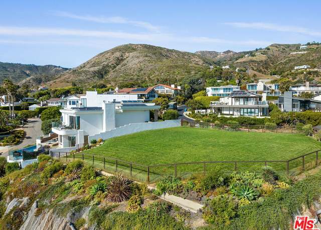 Property at 31540 Victoria Point Rd, Malibu, CA 90265