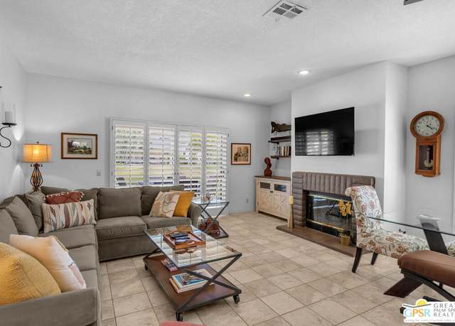 Property at 230 W Vista Royale Cir, Palm Desert, CA 92211, 3 beds, 2.5 baths