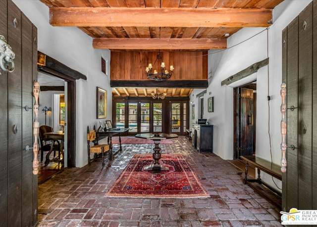 Property at 1011 E El Alameda, Palm Springs, CA 92262, 4 beds, 4 baths