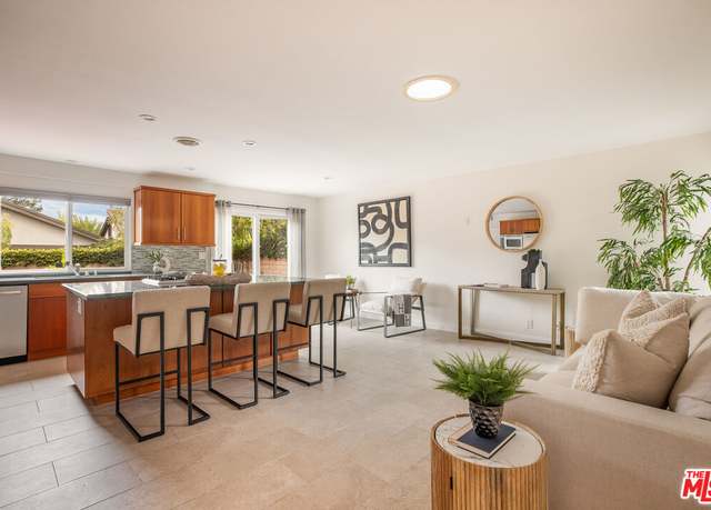Property at 1321 Avenida De Cortez, Pacific Palisades, CA 90272, 3 beds, 2 baths