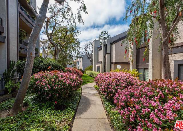 Property at 8128 Manitoba St #113, Playa Del Rey, CA 90293, 2 beds, 2.5 baths