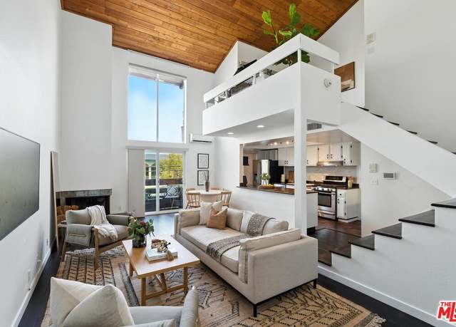 Property at 12602 Pacific Ave #5, Los Angeles, CA 90066, 3 beds, 2.5 baths