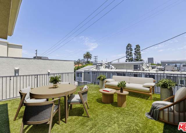 Property at 1804 S Barrington Ave Unit D, Los Angeles, CA 90025, 3 beds, 2.5 baths