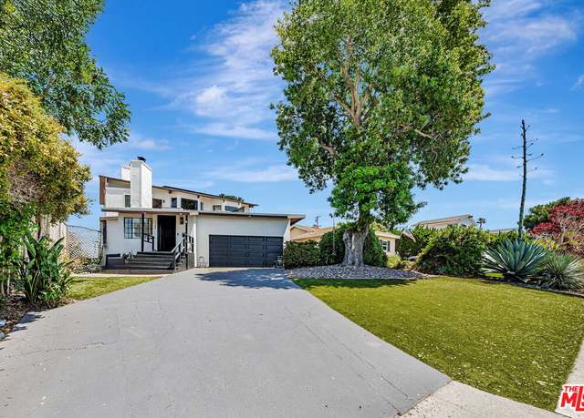 Property at 1148 Turquoise St, San Diego, CA 92109, 4 beds, 3 baths