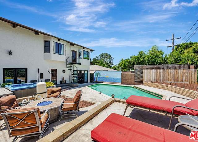 Property at 1148 Turquoise St, San Diego, CA 92109, 4 beds, 3 baths