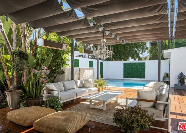 Property at 517 N Laurel Ave, Los Angeles, CA 90048, 5 beds, 4 baths