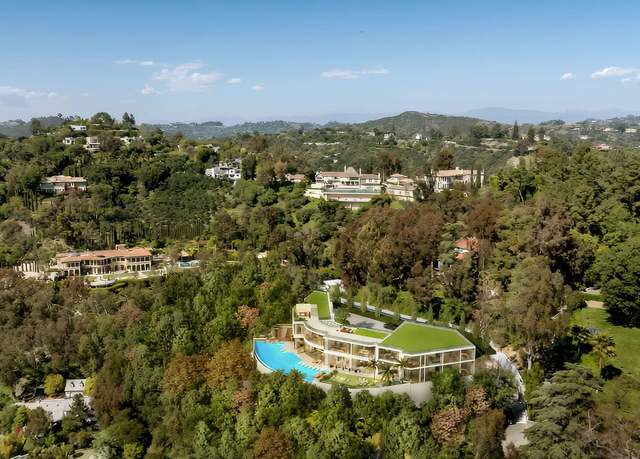 Property at 901 Strada Vecchia Rd, Los Angeles, CA 90077