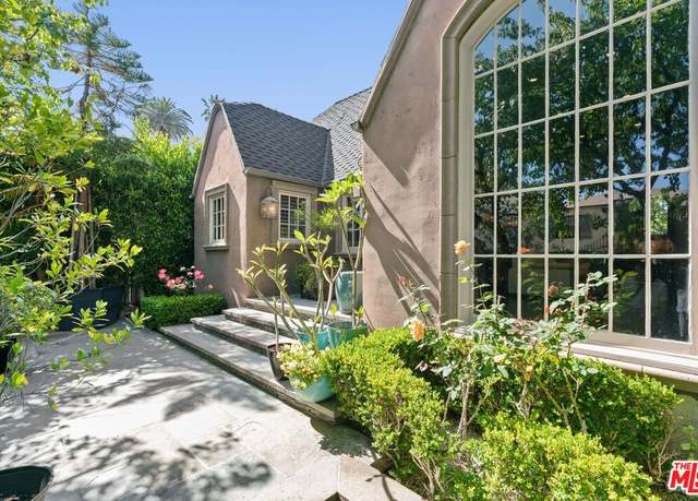 Property at 9053 Elevado St, West Hollywood, CA 90069, 2 beds, 2 baths