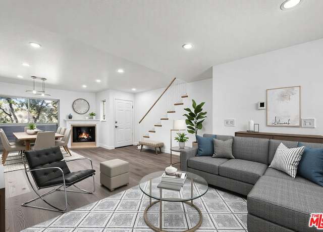 Property at 13340 Burbank Blvd #2, Sherman Oaks, CA 91401, 2 beds, 2.5 baths