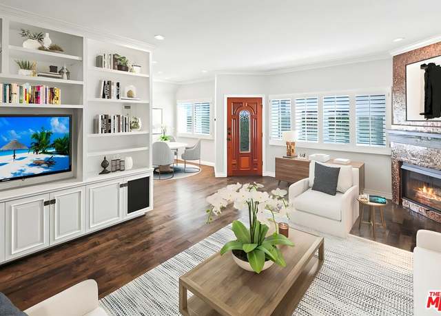 Property at 830 17th St #2, Santa Monica, CA 90403, 3 beds, 2.5 baths