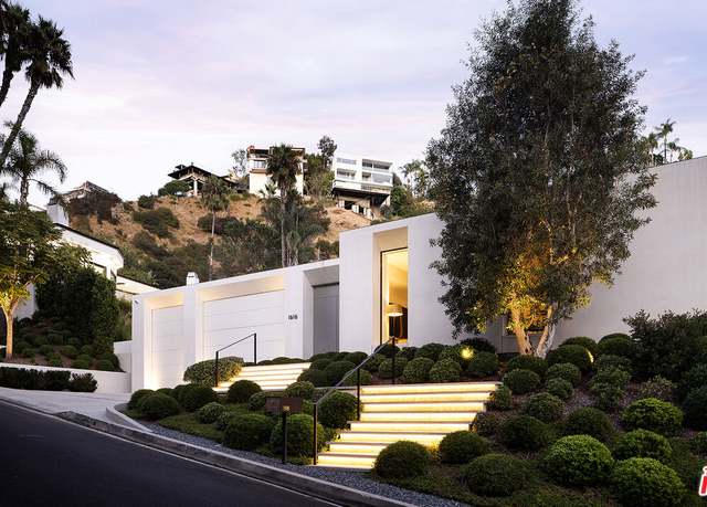 Property at 1616 Rising Glen Rd, Los Angeles, CA 90069, 5 beds, 5.5 baths