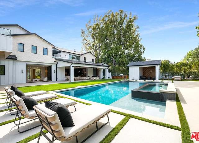 Property at 15907 Valley Vista Blvd, Encino, CA 91436, 7 beds, 9 baths