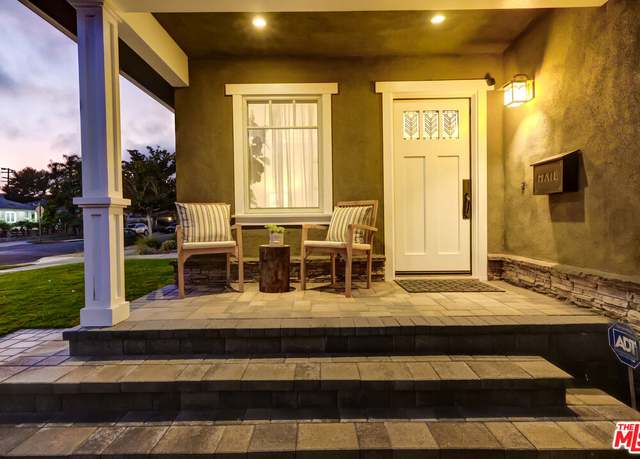 Property at 8500 Mcconnell Ave, Los Angeles, CA 90045, 3 beds, 2 baths
