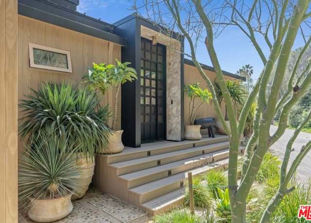 Property at 100 Paradise Cove Rd, Malibu, CA 90265, 2 beds, 2 baths
