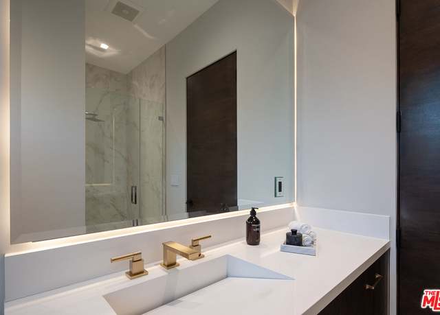 Property at 2371 Achilles Dr, Los Angeles, CA 90046, 4 beds, 4.5 baths