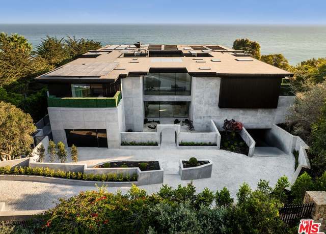 Property at 11824 Ellice St, Malibu, CA 90265, 10 beds, 17 baths