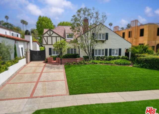 Property at 217 17th St, Santa Monica, CA 90402, 4 beds, 4.5 baths
