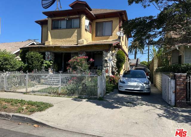 Property at 937 W 52nd St, Los Angeles, CA 90037, 6 beds, 4 baths