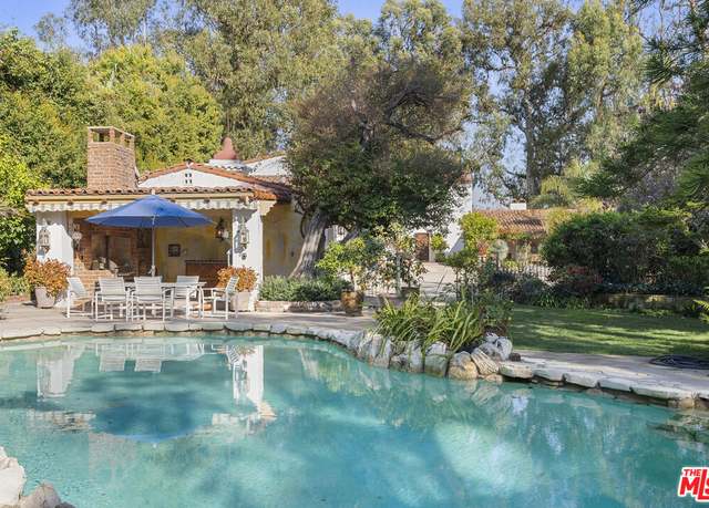 Property at 334 N Carmelina Ave, Los Angeles, CA 90049, 5 beds, 4 baths